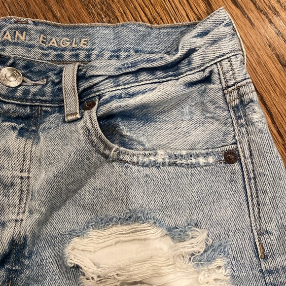 American Eagle Ripped/Distressed Jean Shorts Size 4 - Picture 4 of 9